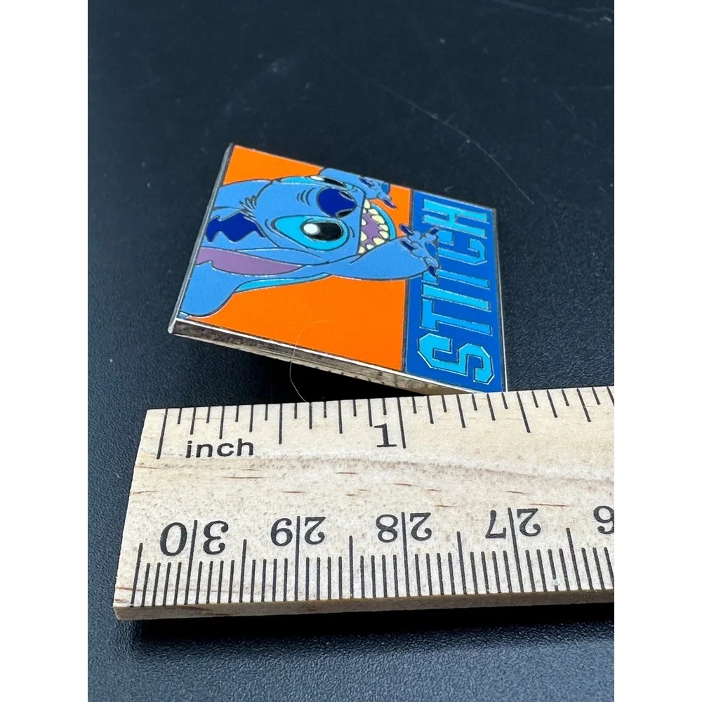 2011 Large Disney Lilo and Stitch trading pin square